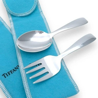 TIFFANY & CO. Set forchetta e cucchiaio per bambini in argento sterling 925 l... - Immagine 1 di 4
