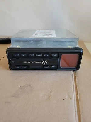 Reproductor de CD estéreo Harley-Davidson Electra Glide 2003 modelo 76146-03 Foto 1 de 4
