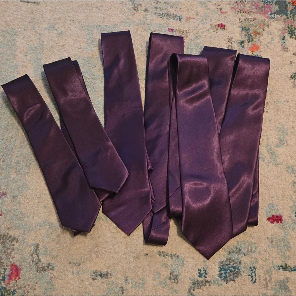 Paquete de corbata de satén púrpura para hombre Foto 1 de 4