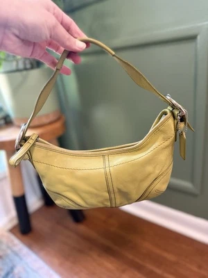 Bolsa de Ombro Coach Vintage Soho Hobo - Usado - Couro Verde Amarelo - Imagem 1 de 4