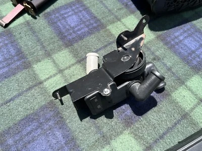 Válvula de purga de combustible Mercedes-Benz R129 SL500 98-02 Foto 1 de 4