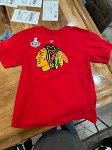 NHL Chicago Blackhawks Duncan Keith #2 T-shirt Mens Large L Reebok Stanley Cup - Picture 1 of 5