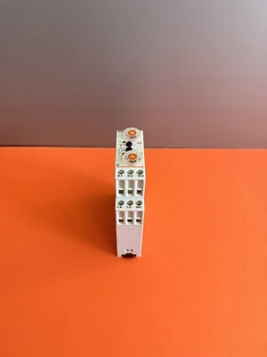 Crouzet EIH Current Control Relay 120V 50/60Hz 84 871 009  - Image 1 of 4