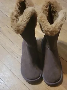 Essentials by Muk Luks Mujer Carey Botas Envolventes Marrón Especia Talla 8 M EE. UU. - Imagen 1 de 5