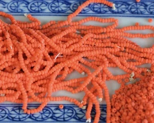 Antique Bright Orange Dusty Finish Matte Deco Seed Beads, 7g, 20bpi, 1920s - Picture 1 of 5