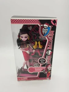 Monster High I Love Shoes Draculaura BBR91 2013 nuevo tiene algunos daños en la caja - Imagen 1 de 24