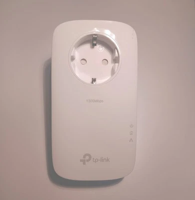 TP-Link TL-PA8010P AV1300 Gigabit-LAN Powerline Adapter mit Steckdose - Bild 1 von 2