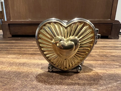 Brass Small Folding LOCKET Desk Clock With photo frame- runs keeps time| Quartz Cover