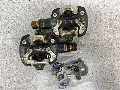 Pedales Look X-Track Race Carbon Ti MTB sin clip cuerpo de carbono eje de titanio 9/16' Foto 1 de 4