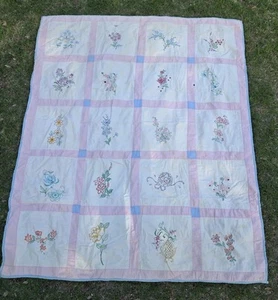 1960's Antique Style Quilt Painted Flowers Squares 60"×70" - Picture 1 of 15