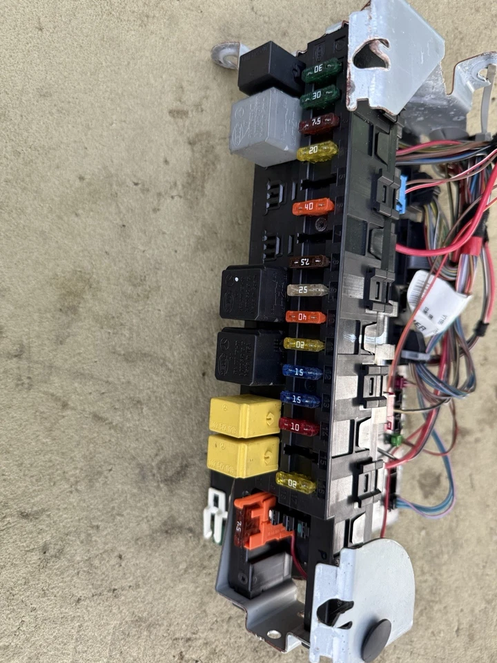 Módulo relé fusible SAM maletero trasero Mercedes W211 E350 E500 2003-2011 2115454901 Foto 1 de 4