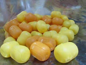 80 Kinder Surprise Tan empty Egg cases - Picture 1 of 8