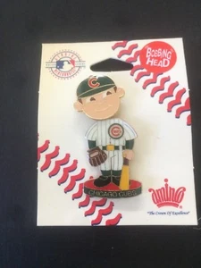 NEW Chicago Cubs Bobble Head Pin - Bobbing Head Collectible Lapel Pin - MLB NOS - Picture 1 of 1
