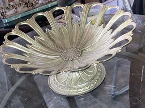 Silver Fruit or Flower  Centerpiece Round - Picture 1 of 5