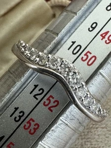18ct white gold diamond wishbone keeper ring size L - Picture 1 of 10