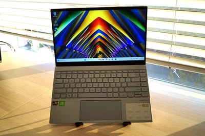 Câmera IR Asus Zenbook 14 Q408UG Ryzen 5 5500U 8GB RAM 256GB SSD NVIDIA MX450 - Imagem 1 de 4