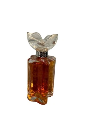 (Without Box)Oscar de la renta Eau De Parfum Natural Spray (100 ml @ 3.3 FL Oz ) - Image 1 of 3
