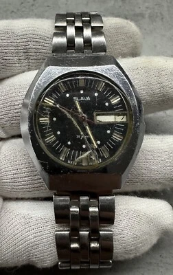 Raro reloj mecánico antiguo hecho en la URSS Slava. Foto 1 de 4