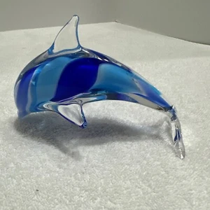 Glas Delphin Briefbeschwerer blau Wirbel Design 6”x4” - Bild 1 von 5