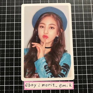 Tarjeta fotográfica JIHYO DOS VECES ¿QUÉ ES EL AMOR? Tarjeta fotográfica oficial de beneficios de reserva - Imagen 1 de 12