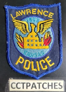 PARCHE DE HOMBRO DE LA POLICÍA DE LAWRENCE, KANSAS KS - Imagen 1 de 2