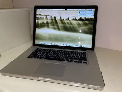 Apple MacBook Pro 15” 2011 - Immagine 1 di 4