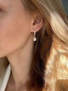 Natural 8-9mm White Freshwater Pearl Drop Hook Earrings - Picture 1 of 2