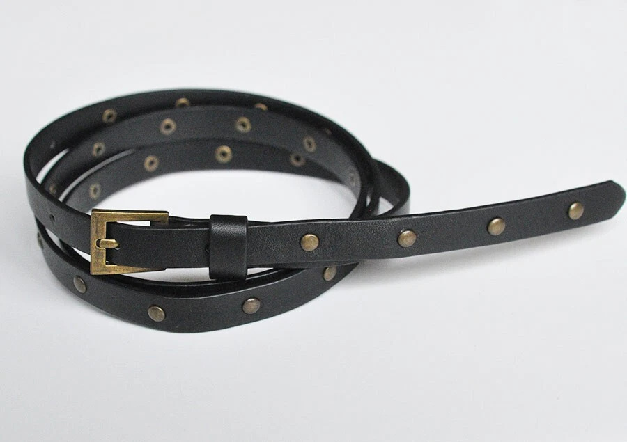 ESPRIT Schmaler veganer Gürtel mit Nieten R Gr. 84 bis 94 cm Schwarz - Bild 1 von 1