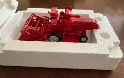 Massey Ferguson MF 830 Exact 1:32 Scale Universal Hobbies - Image 1 of 4