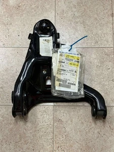 Brazo de control inferior delantero OEM GM 12472995 1984-00 S10-GMC-S15 - Imagen 1 de 3