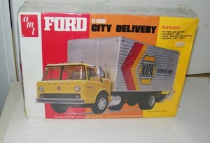 Amt Ford C-600 City Delivery Napa Vintage Model kit 1/25 Scale T548 SEALED NEW - Picture 1 of 5
