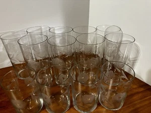 Vintage Frosted Rose & Leaves Pattern Etched 9 Glasses 5.5" 4 Juice 4" - Picture 1 of 18