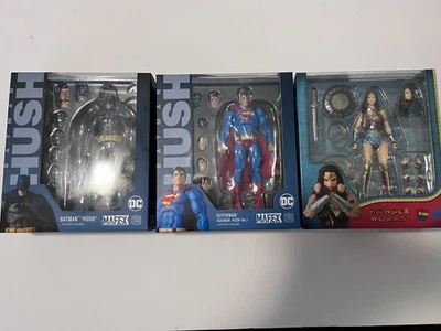 Paquete Medicom Hush MAFEX MEGA: Sirenas Batman, Wonder Woman, Superman y Gotham Foto 1 de 4