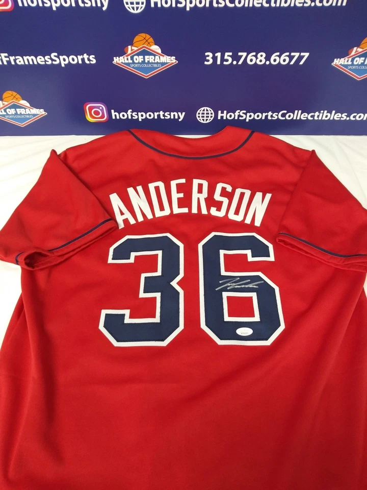 CAMISETA PERSONALIZADA ROJA FIRMADA POR IAN ANDERSON BRAVES Foto 1 de 1