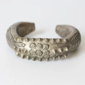 Brazalete antiguo chino hecho a mano minoría Hmong Miao / OC930 - Imagen 1 de 7