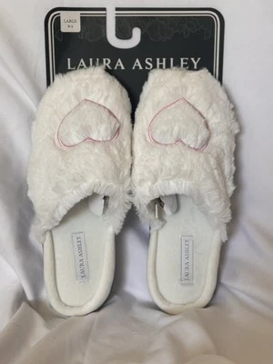 Новые белые тапочки Laura Ashley с вышитым сердцем - Изображение 1 из 4