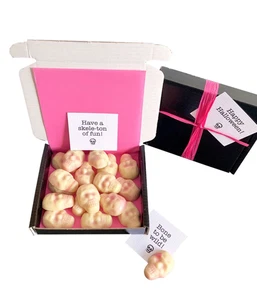 Tiny Treats! little box of chocolate skulls. Ideal for Halloween! - Picture 1 of 7