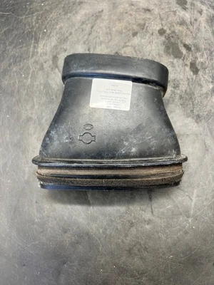 Conjunto de manguera de filtro de conducto de tubo de admisión de aire pequeño Infiniti Q45 OE 1994-1996 Foto 1 de 4