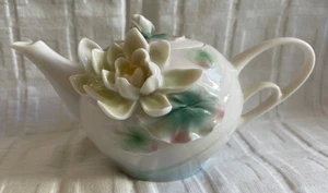 Franz Porcelain - small Water Lily Teapot - FZ00816UK - Picture 1 of 6