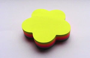 Flower Leaf Sticky Notes Block (Memo pad - Yellow Orange Pink Blue Leaves) - Picture 1 of 1