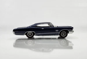 1965 Pontiac Catalina 2+2 Johnny Lightning Classic Gold 2016 Release 1 #6 of 6 - Picture 1 of 8