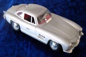 Modellauto Burago Mercedes 300 SL 1:18 1954 gut erhalten - Bild 1 von 5