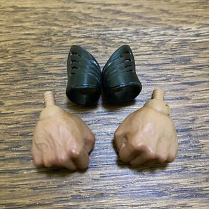 1/6 HOT TOYS : MMS200 MAN OF STEEL SUPERMAN HENRY CAVILL : HAND + ARMBAND - Picture 1 of 3