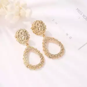 Elegante 2 3/4" Clip en Oro Texturizado Colgante Lágrima Pendientes - Imagen 1 de 4