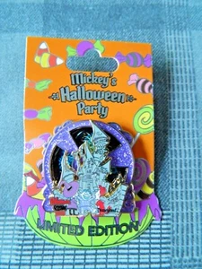 Mickey's Halloween Party Limited Edition 2015 Disney Parks Authentic Pin 3000 - Picture 1 of 4