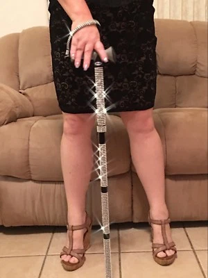 Bastón plegable de diamantes de imitación plateado glamour y bastón brillante de lujo para caminar Foto 1 de 4