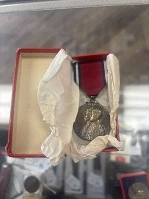 Silver Jubilee Medallion King George V & Queen Mary - Image 1 of 2