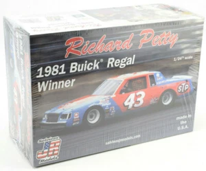 Salvino JR Models "STP" Richard Petty 1981 Buick Regal 1/24 Scale Model Car Kit - Picture 1 of 3