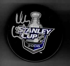 Niklas Kronwall Signed Detroit Red Wings 2008 Stanley Cup Champions Logo Puck - Picture 1 of 1