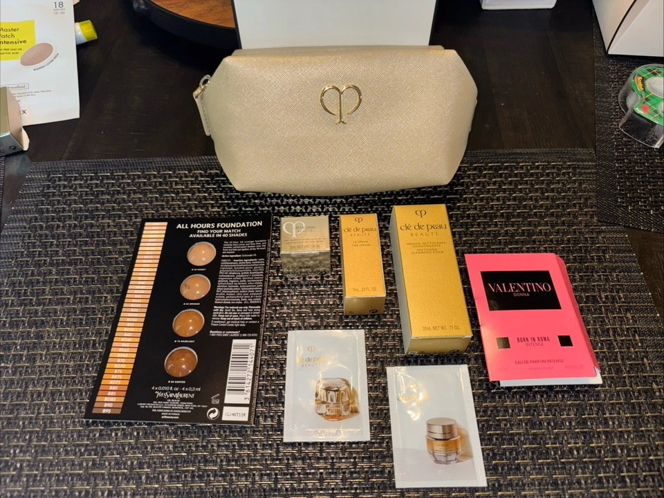 Valentino Cle De Peau Perfume Bolsa de Limpeza de Maquiagem Presente de Férias Viagem Casamento $$ - Imagem 1 de 4